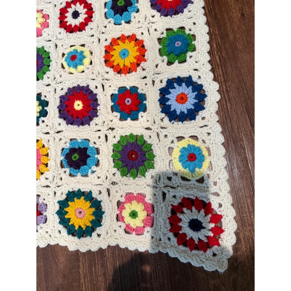 HBlanket Crochet Floral Granny Square Throw Blanket Multicolor Boho Cream NEW